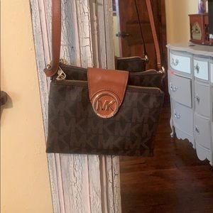 MK cross body